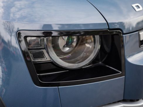 Used 2022 Land Rover Defender 110 SE image 9