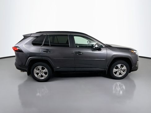 Used 2025 Toyota RAV4 XLE AWD/4WD image 8