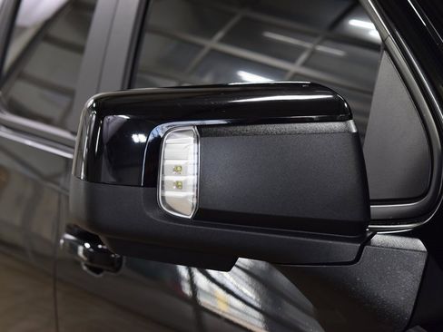 Used 2024 Chevrolet Silverado 1500 ZR2 image 21