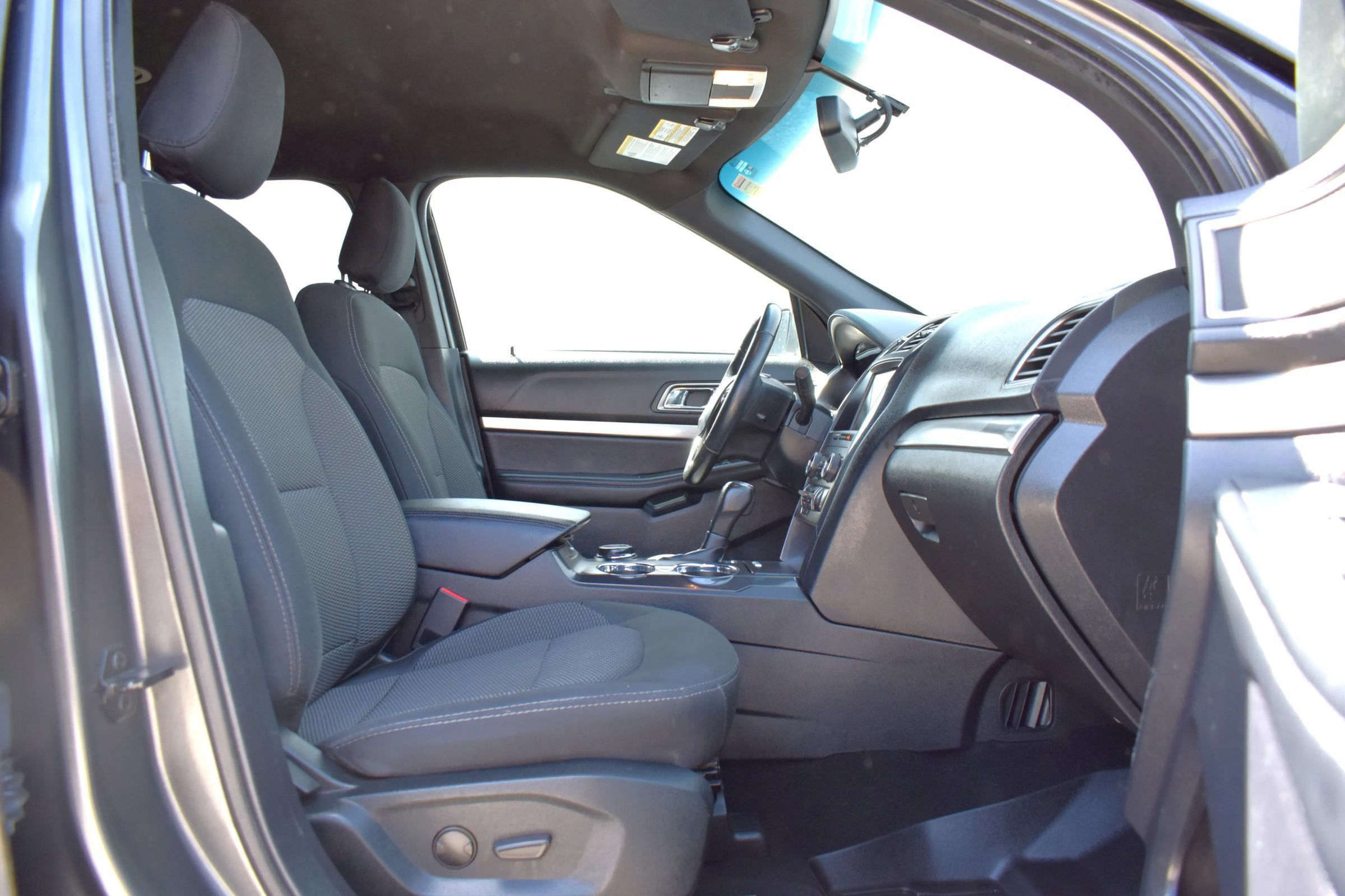 Used 2019 Ford Explorer XLT w/ Equipment Group 201A AWD/4WD image 27