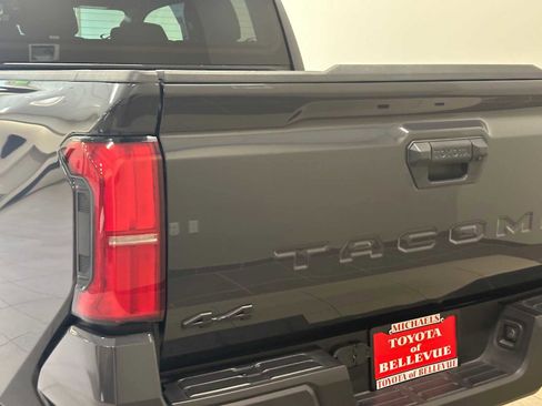 Certified 2025 Toyota Tacoma SR5 image 7