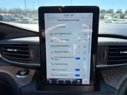 Used 2020 Ford Explorer Platinum w/ Premium Technology Package image 35