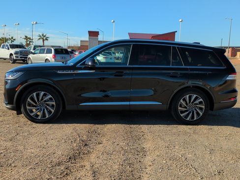 Used 2025 Lincoln Aviator 2WD image 6