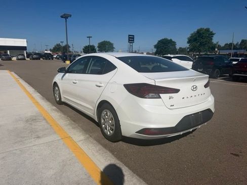 Used 2019 Hyundai Elantra SE FWD image 9