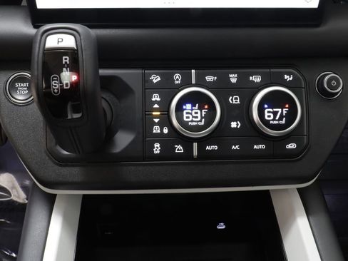 Used 2025 Land Rover Defender 110 S AWD/4WD image 13