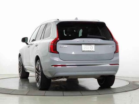 Certified 2025 Volvo XC90 B6 Plus image 6