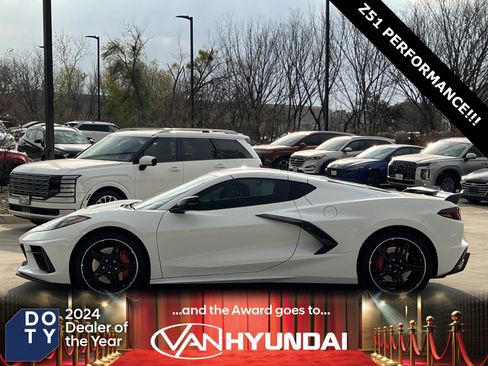 Used 2021 Chevrolet Corvette Stingray w/ Z51 Performance Package image 6
