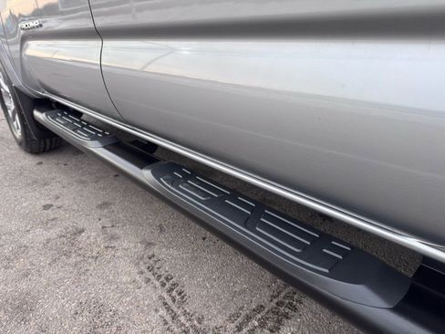 Used 2017 Toyota Tacoma SR5 w/ Tow Package image 39