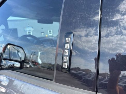 Used 2021 Ford F250 Lariat AWD/4WD image 12