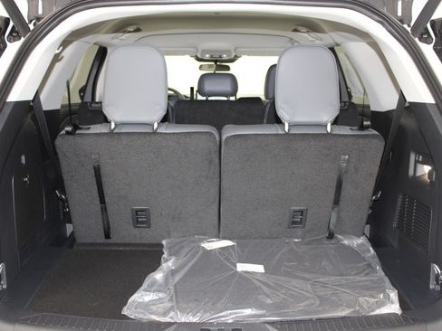 New 2026 Ford Explorer Active RWD image 15