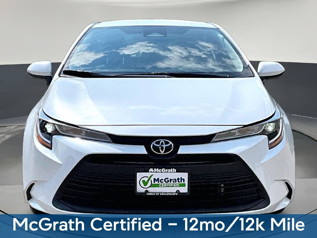 Used 2025 Toyota Corolla LE FWD image 2