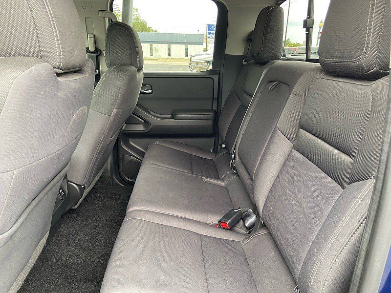 Used 2022 Nissan Frontier SV AWD/4WD image 17