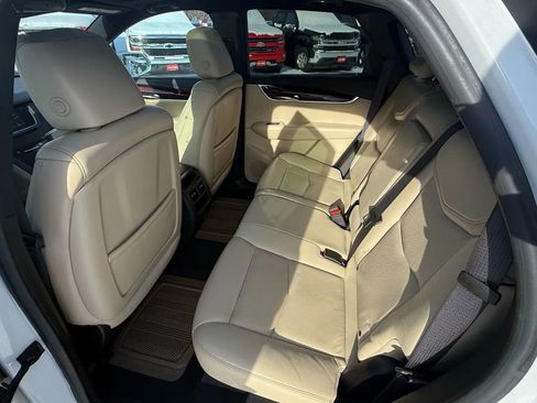 Used 2017 Cadillac XT5 Luxury image 26