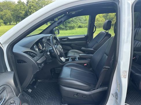 Used 2016 Dodge Grand Caravan R/T FWD image 14
