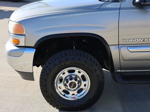 Used 2002 GMC Yukon XL 2500 SLT image 12