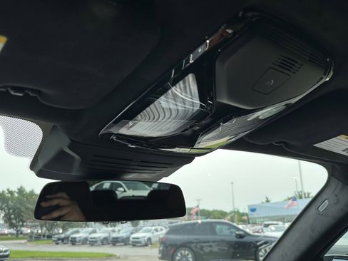 Used 2026 BMW X7 M60i image 26