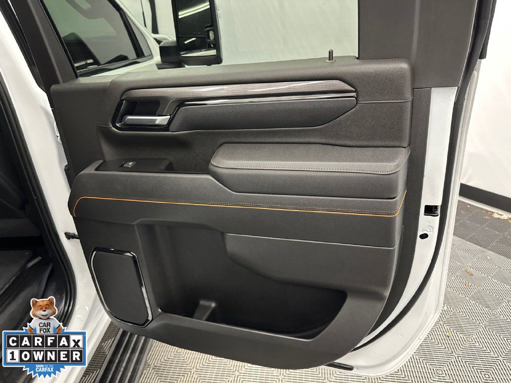 Used 2025 GMC Sierra 2500 AT4 w/ AT4 Premium Plus Package AWD/4WD image 18