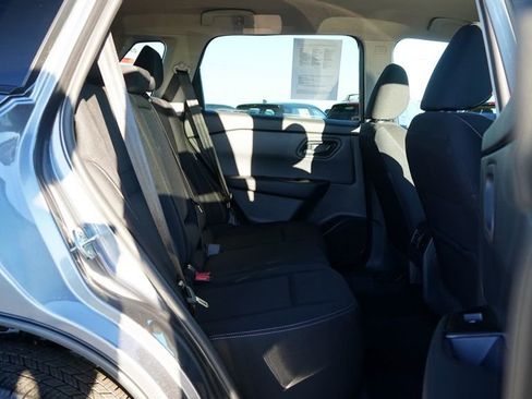 Used 2025 Nissan Rogue S image 18