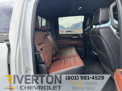 Used 2024 GMC Sierra 3500 Denali Ultimate AWD/4WD image 14