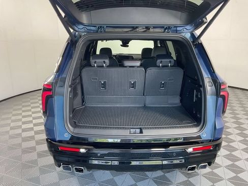 Used 2025 Chevrolet Traverse RS AWD/4WD image 27