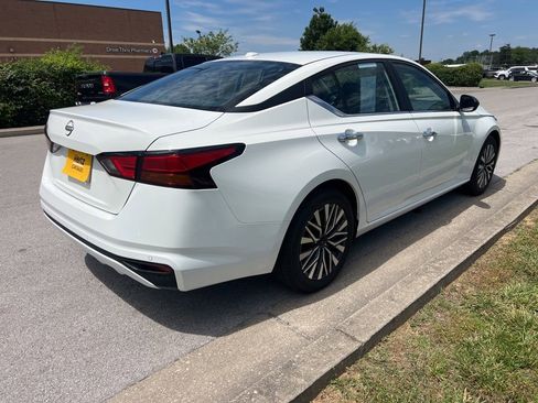 Used 2025 Nissan Altima 2.5 SV FWD image 3