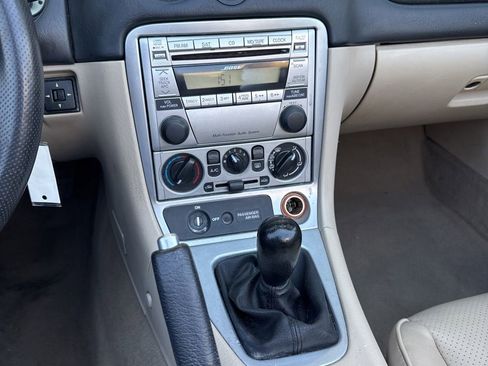 Used 2005 MAZDA MX-5 Miata LS RWD image 19