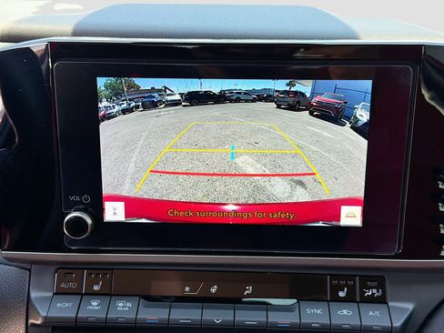 Used 2025 Toyota Camry LE w/ Convenience Package image 31