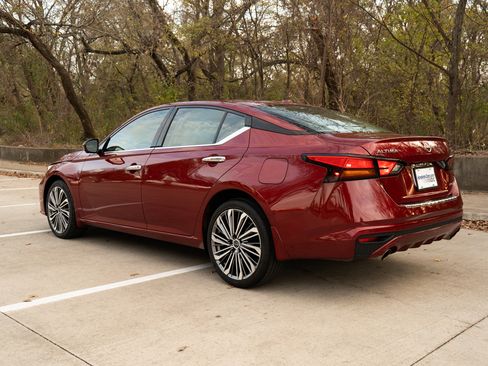 Used 2023 Nissan Altima 2.5 SL image 7