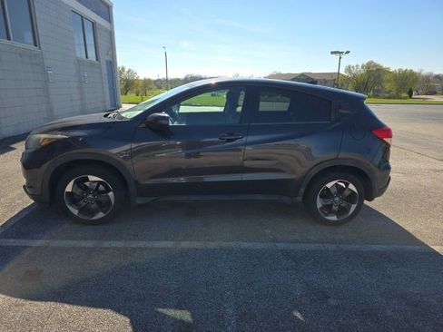 Used 2018 Honda HR-V EX image 2