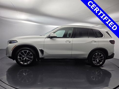 Certified 2024 BMW X5 sDrive40i w/ Premium Package image 6