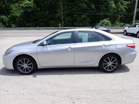 Used 2015 Toyota Camry XSE FWD image 9