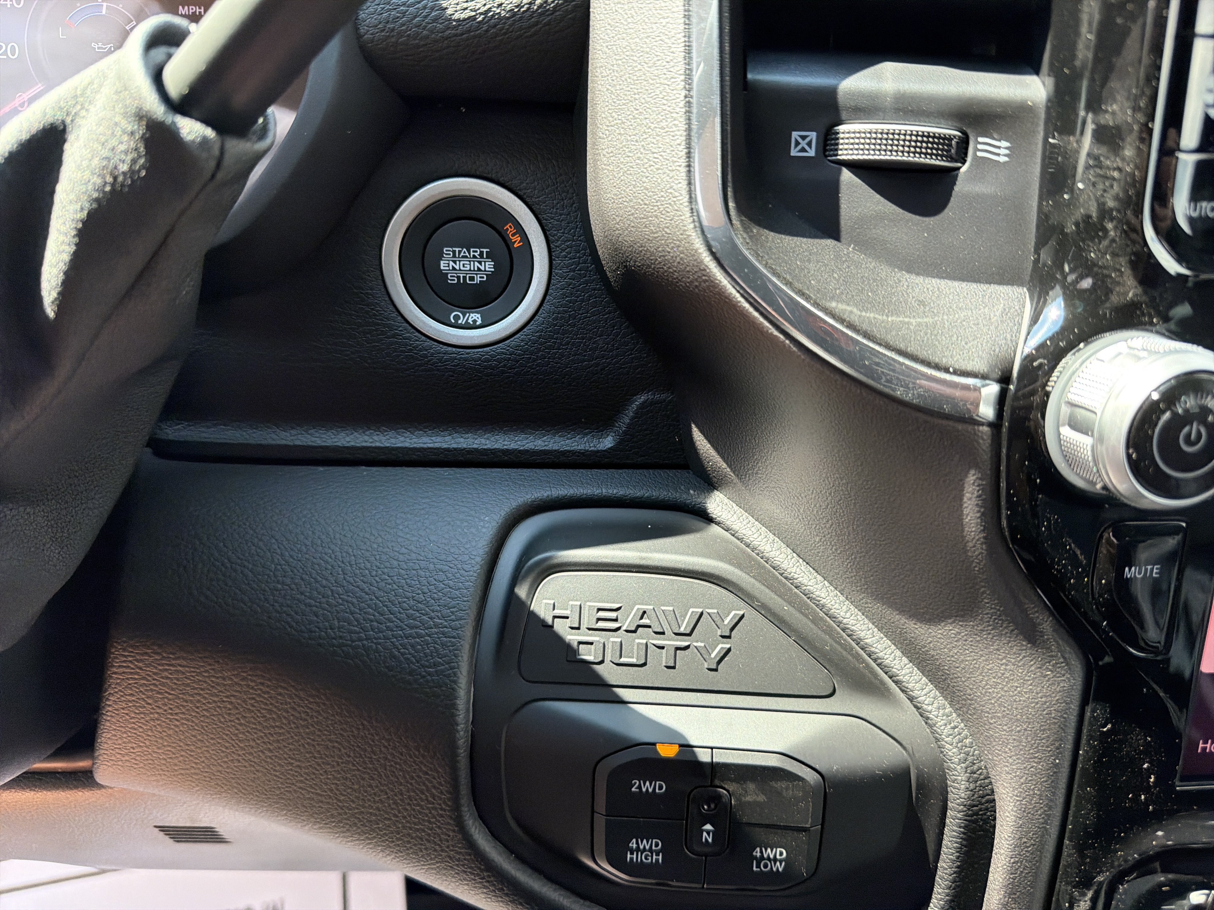 New 2027 RAM 2500 Laramie AWD/4WD image 24
