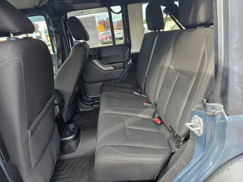 Used 2018 Jeep Wrangler Unlimited Sport S image 9