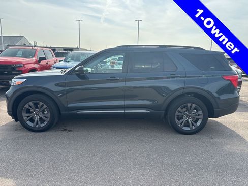 Used 2024 Ford Explorer XLT w/ Equipment Group 202A AWD/4WD image 2