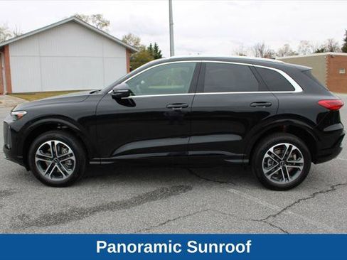Certified 2025 Audi Q5 Premium w/ Convenience Package AWD/4WD image 7