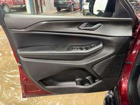 Used 2023 Jeep Grand Cherokee L Laredo AWD/4WD image 25