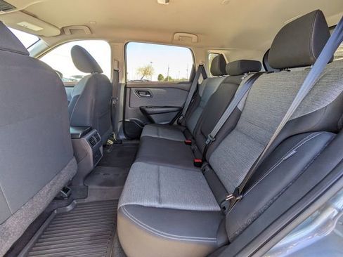 Used 2023 Nissan Rogue SV image 15