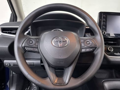 Used 2022 Toyota Corolla LE image 13