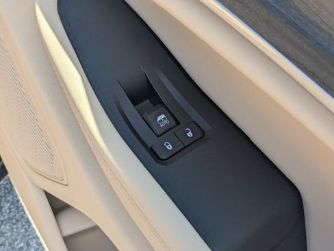 New 2026 Jeep Grand Cherokee L Limited w/ Luxury Tech Group II RWD image 37
