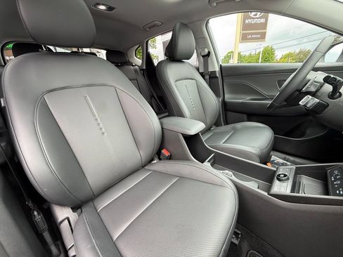 Certified 2025 Hyundai Kona Limited FWD image 20