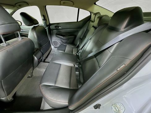 Used 2023 Nissan Altima 2.5 SR FWD image 14