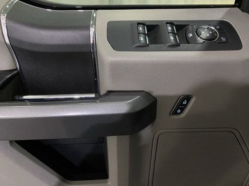 Used 2016 Ford F150 XLT image 14