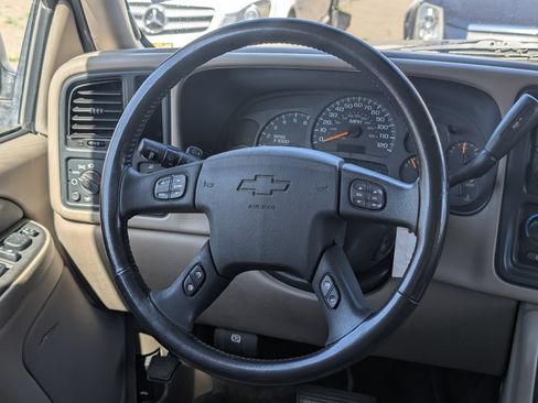 Used 2003 Chevrolet Avalanche 2WD image 16