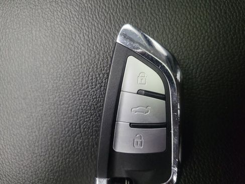 Used 2017 Volkswagen Passat 1.8T SE image 32