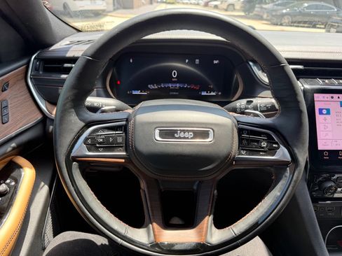 Used 2024 Jeep Grand Cherokee L Summit AWD/4WD image 12