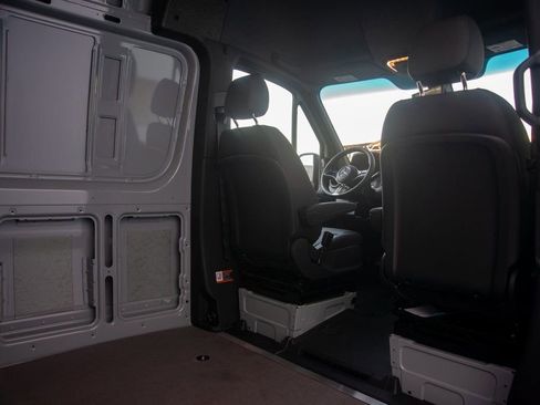 Used 2025 Mercedes-Benz Sprinter 2500 image 37