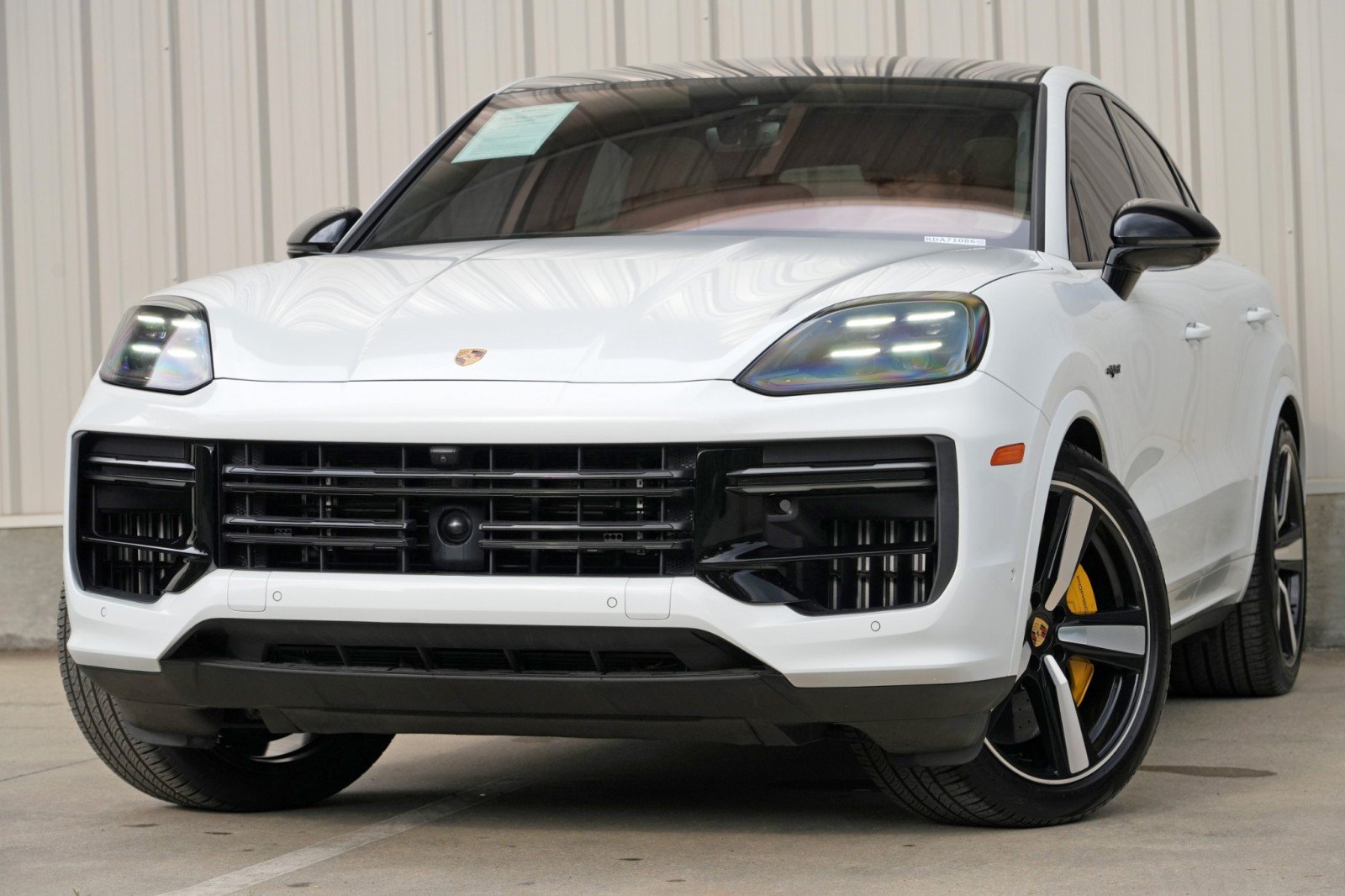 Used 2024 Porsche Cayenne Turbo AWD/4WD image 3