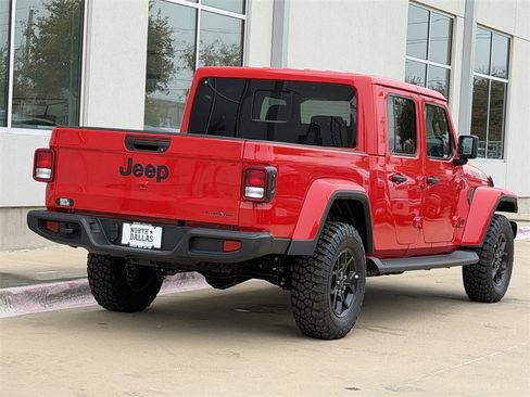 New 2025 Jeep Gladiator Sport image 5