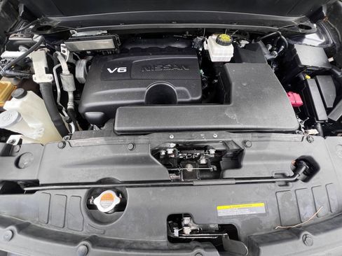 Used 2017 Nissan Pathfinder SV AWD/4WD image 18