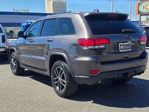 Used 2018 Jeep Grand Cherokee Trailhawk w/ Trailhawk Luxury Group AWD/4WD image 8